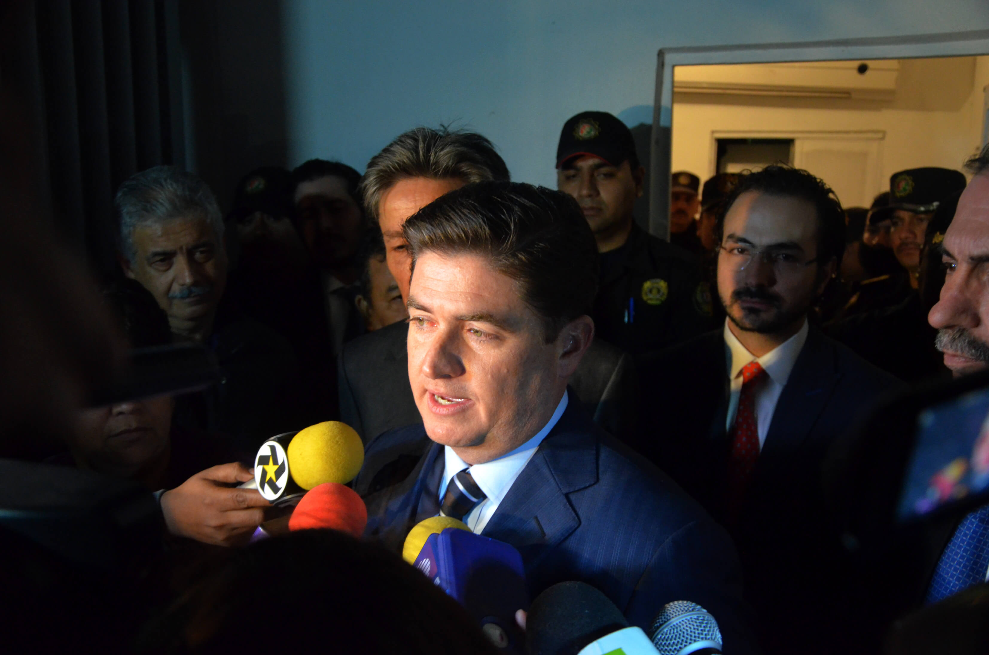 Juzgado otorga amparo a Rodrigo Medina, exgobernador de Nuevo ... - Noticieros Televisa