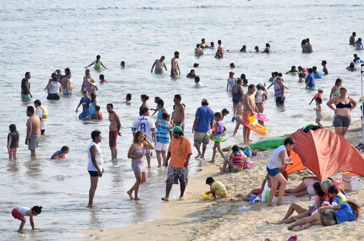 Acapulco registra mil 500 mdp en derrama económica en vacaciones - Noticieros Televisa