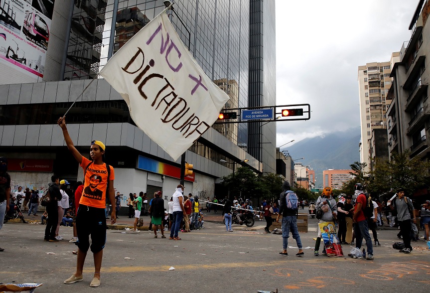 Parlamento renovará poderes y promoverá 'elecciones libres' en ... - Noticieros Televisa