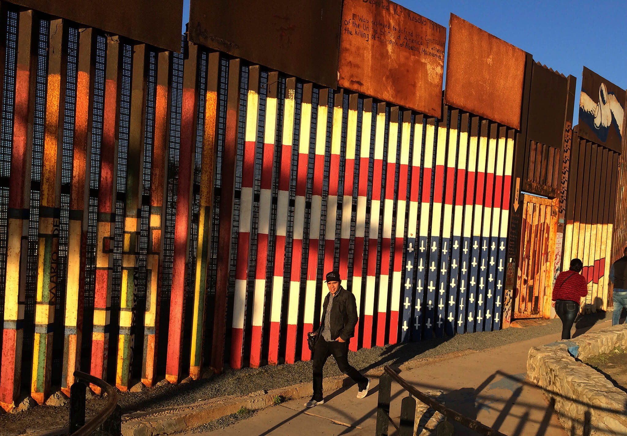 Valla fronteriza en los límites entre México y Estados Unidos. (AP, archivo)
