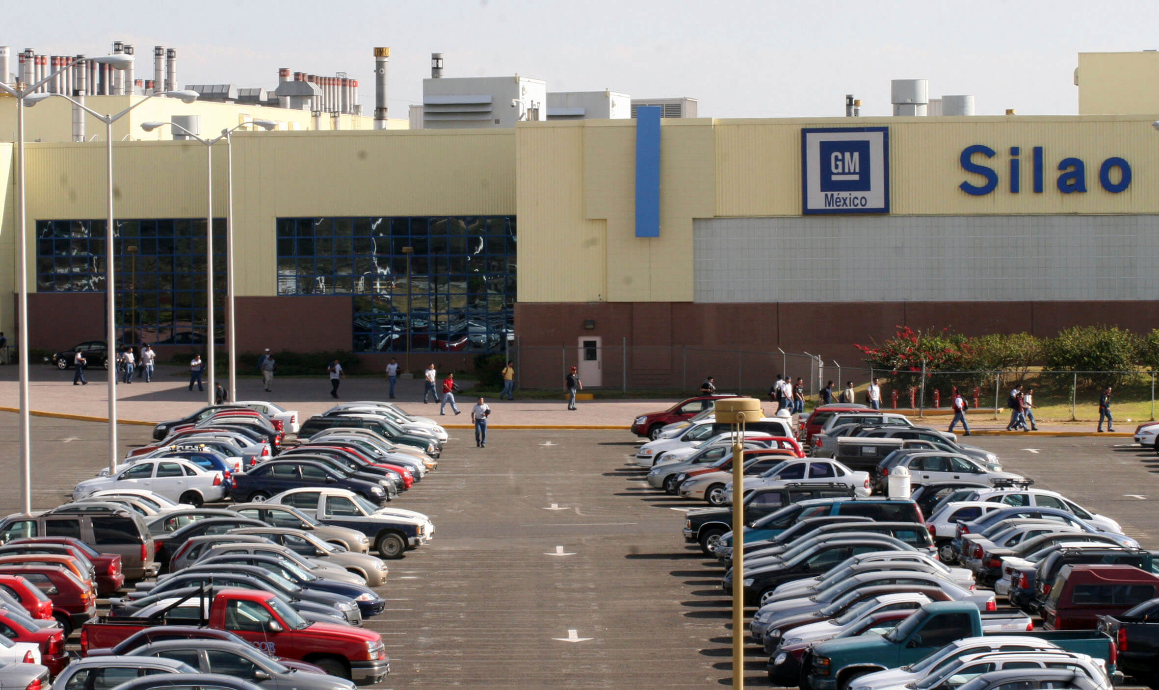 Vista de la planta ensambladora de General Motors en Silao, Guanajuato (AP)