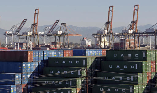 El Puerto de Los Ángeles, con algunas grúas de carga para importación (AP)