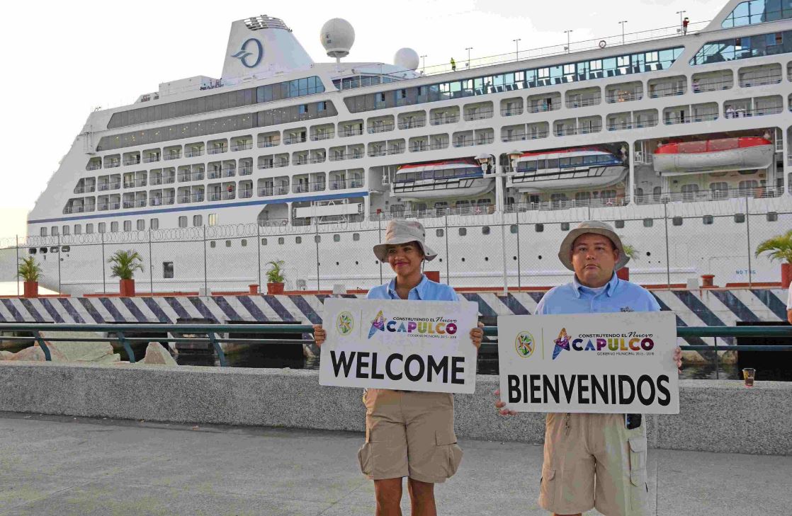 Turistas aprovechan último fin de semana de vacaciones en Acapulco