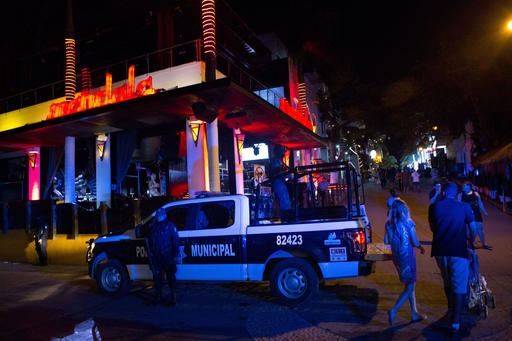 Las autoridades investigan el tiroteo en un bar de Playa del Carmen (AP)