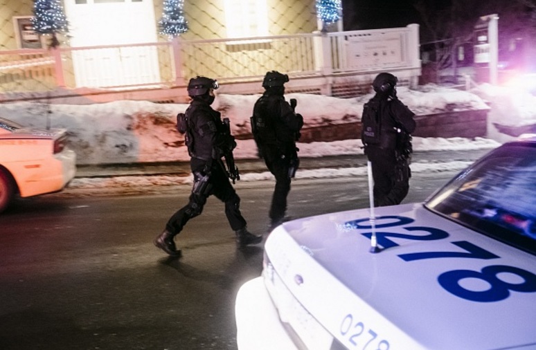Las fuerzas de seguridad canadienses patrullan el Centro Cultural Islámico de Quebec