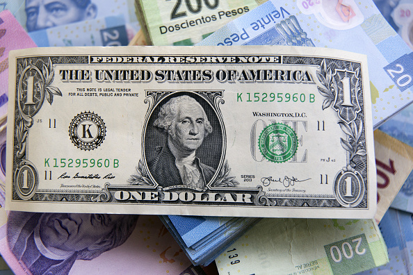 Mercados se ponen en alerta; el peso retrocede frente al dólar. (Getty Images)
