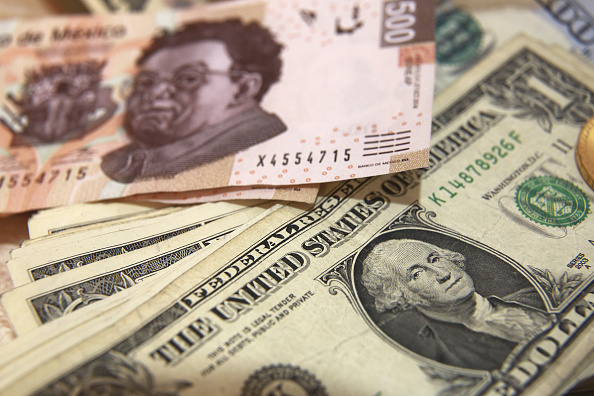 Este viernes el dólar se vendió hasta en 19.37 pesos en bancos de la CDMX. (Getty Images/ Archivo)