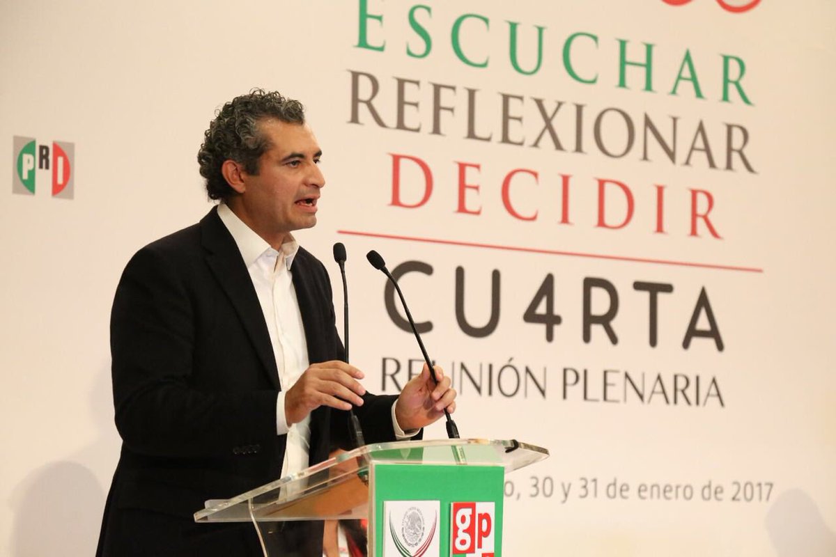 Enrique Ochoa Reza, líder nacional del PRI, durante la Cuarta Reunión Plenaria (Twitter CCQ_PRI)