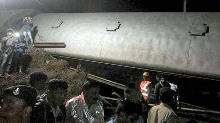 Descarrrila tren en India