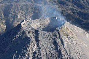 Continúa actividad explosiva en el Volcán de Fuego de Colima