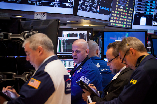 Operadores de Wall Street durante la apertura de sesión (Getty Images)