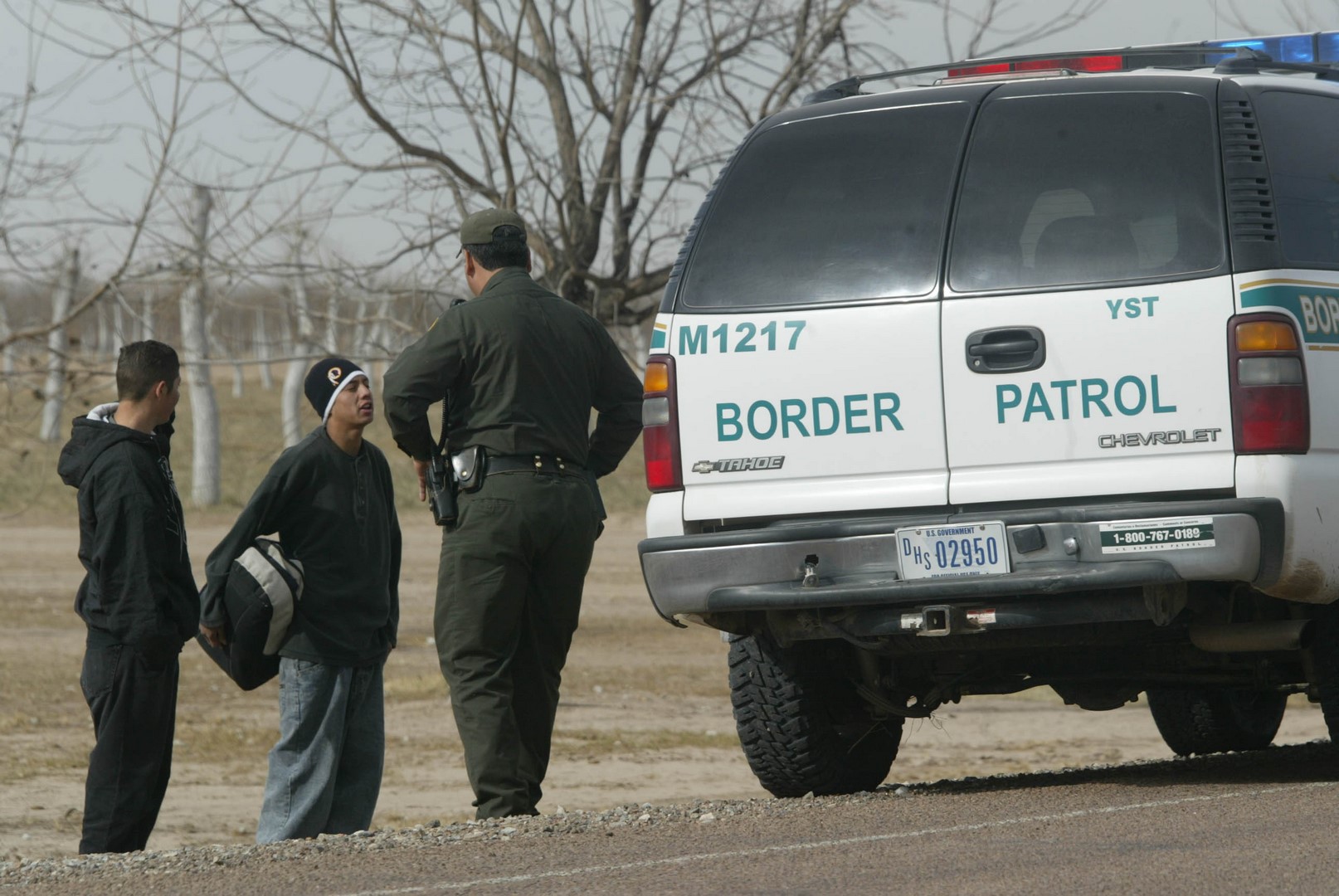 Agentes de la Patrulla Fronteriza en las inmediaciones de Fabens, Texas; mexicanos temen ser deportados (AP, Archivo)