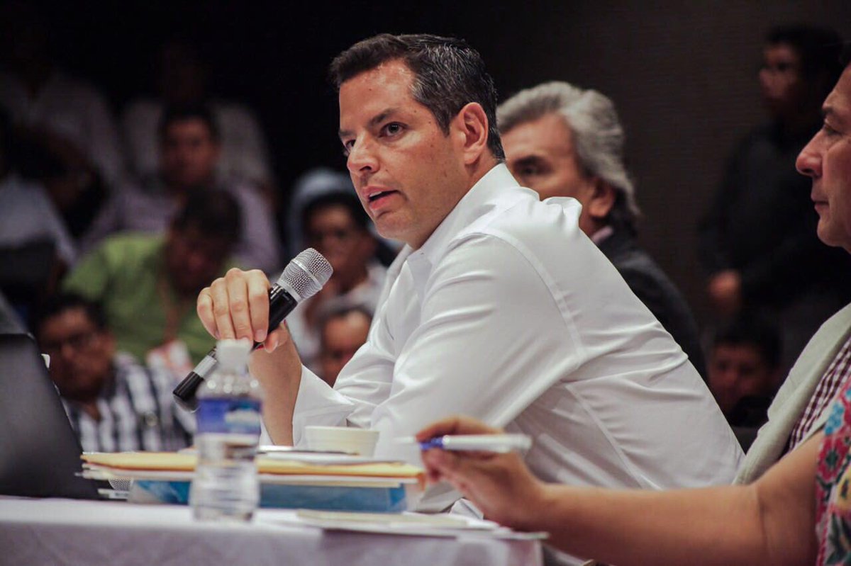 'Es muy claro, hay que hacer el examen de evaluación', pide el gobernador de Oaxaca, Alejandro Murat.