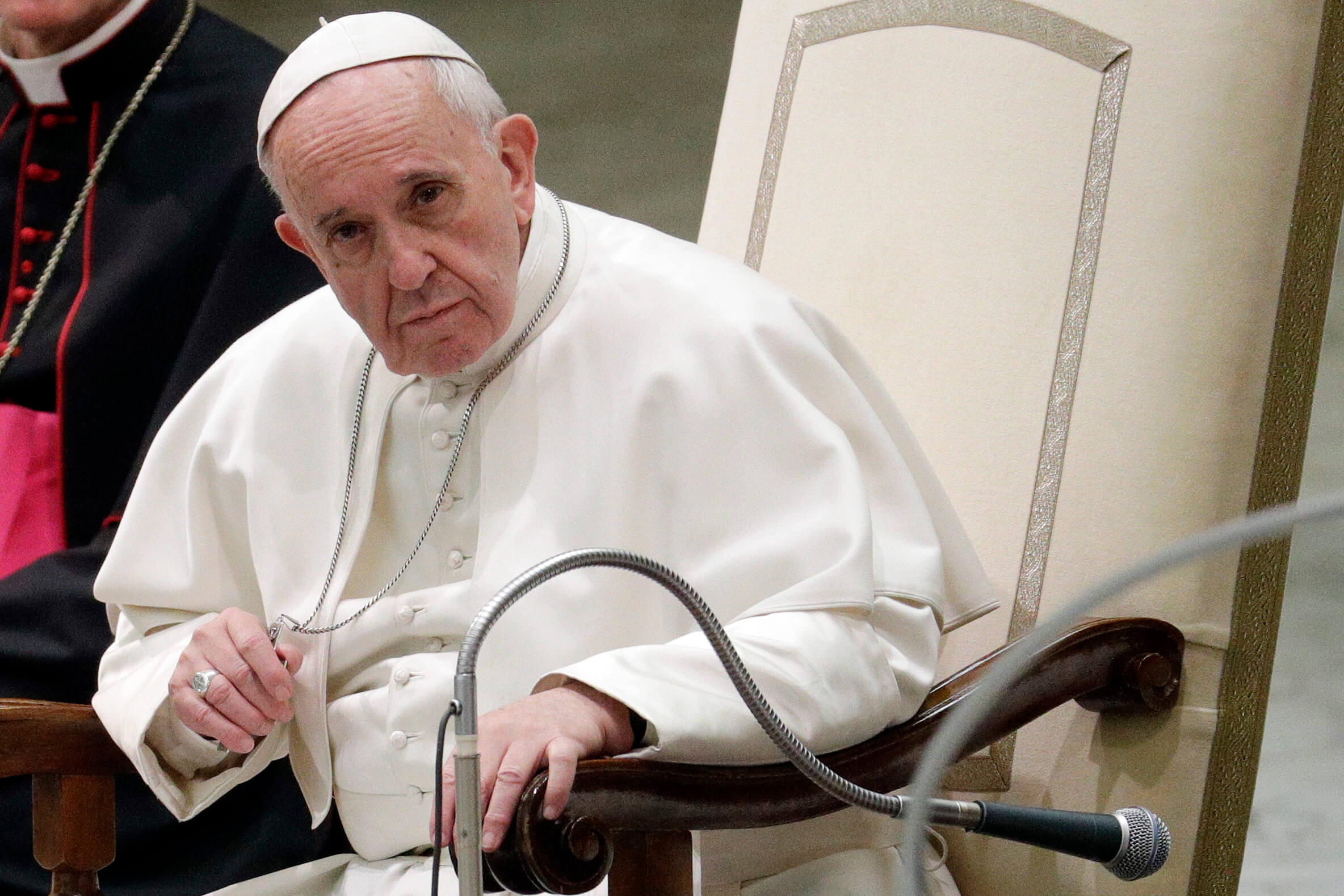 El papa Francisco asiste a una audiencia concedida a miembros de la Asociación de Trabajadores Sociales en el Vaticano. (AP)