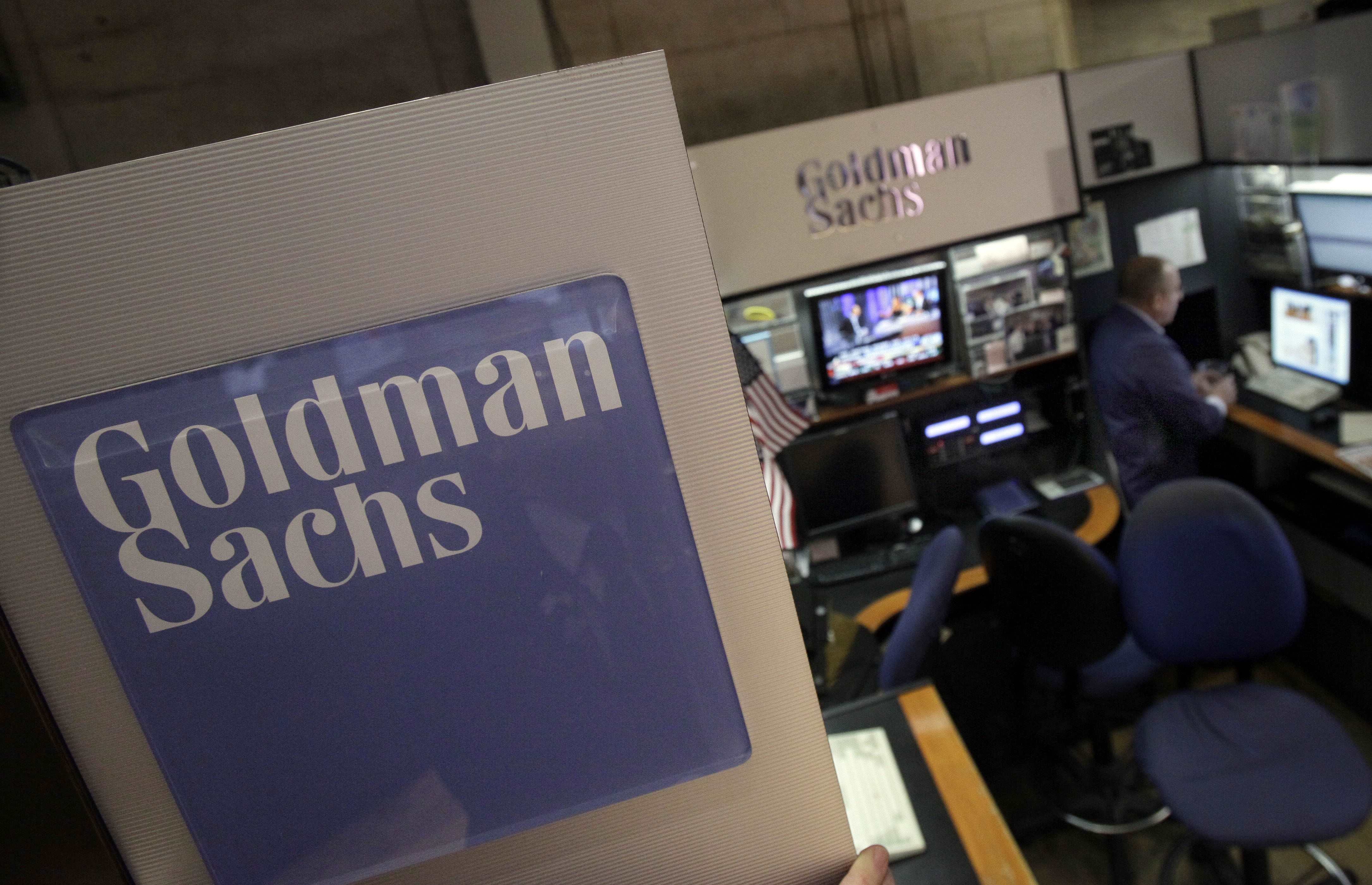 Stand de Goldman Sachs en el piso de remates de la Bolsa de Nueva York (AP)