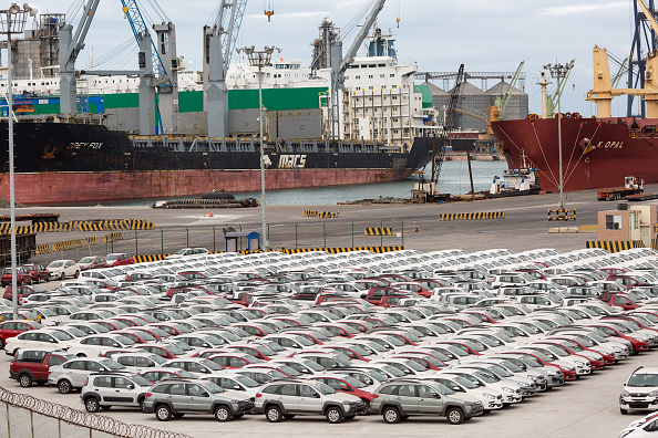 Vehículos en Veracruz, a la espera de ser embarcados (Getty Images)