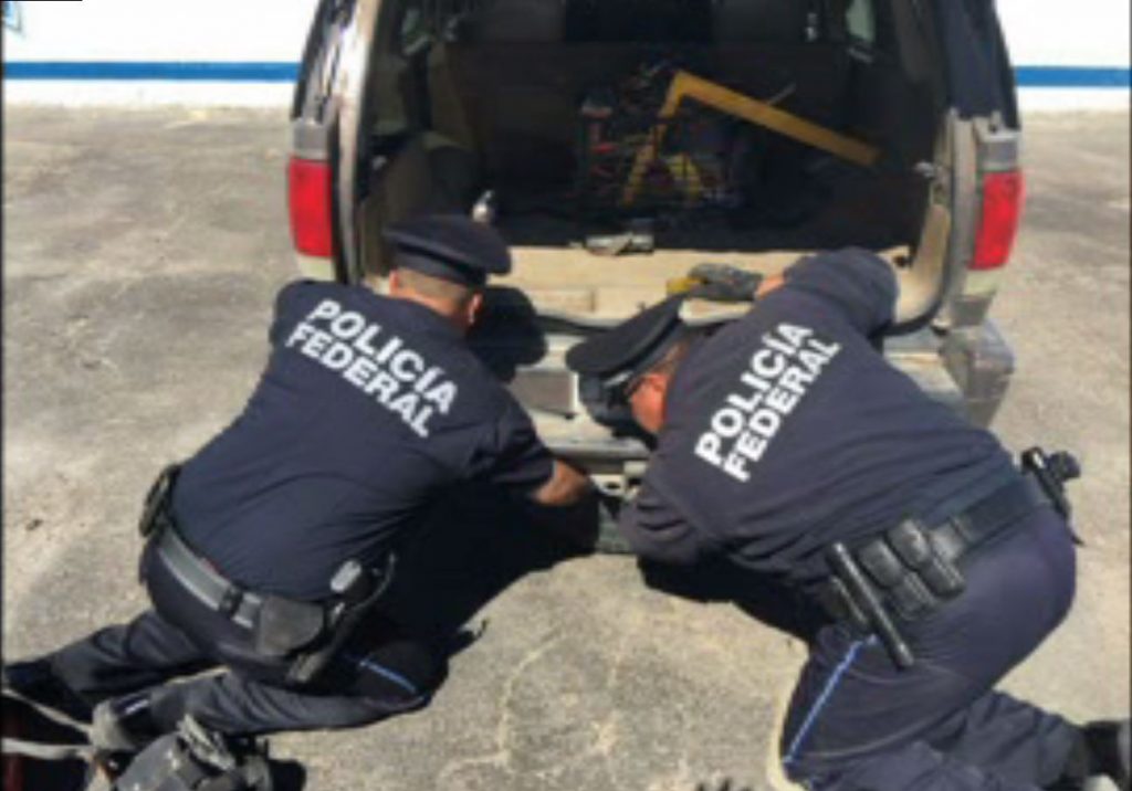 Policía Federal decomisa casi 8 kilos de metanfetamina cerca de Ciudad Juárez, Chihuahua