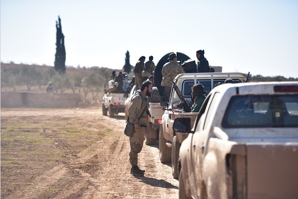 Ejército sirio combate contra miembros del Estados Islámico en Alepo.