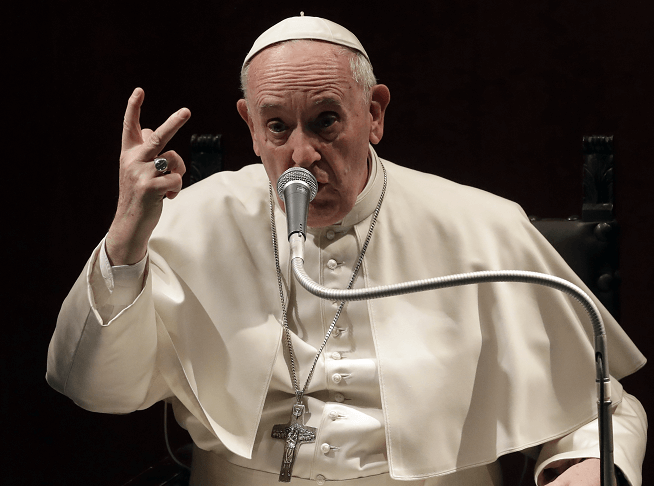 Papa Francisco se muestra abierto a recibir propuestas para ordenar a hombres casados . (Archivo/AP)