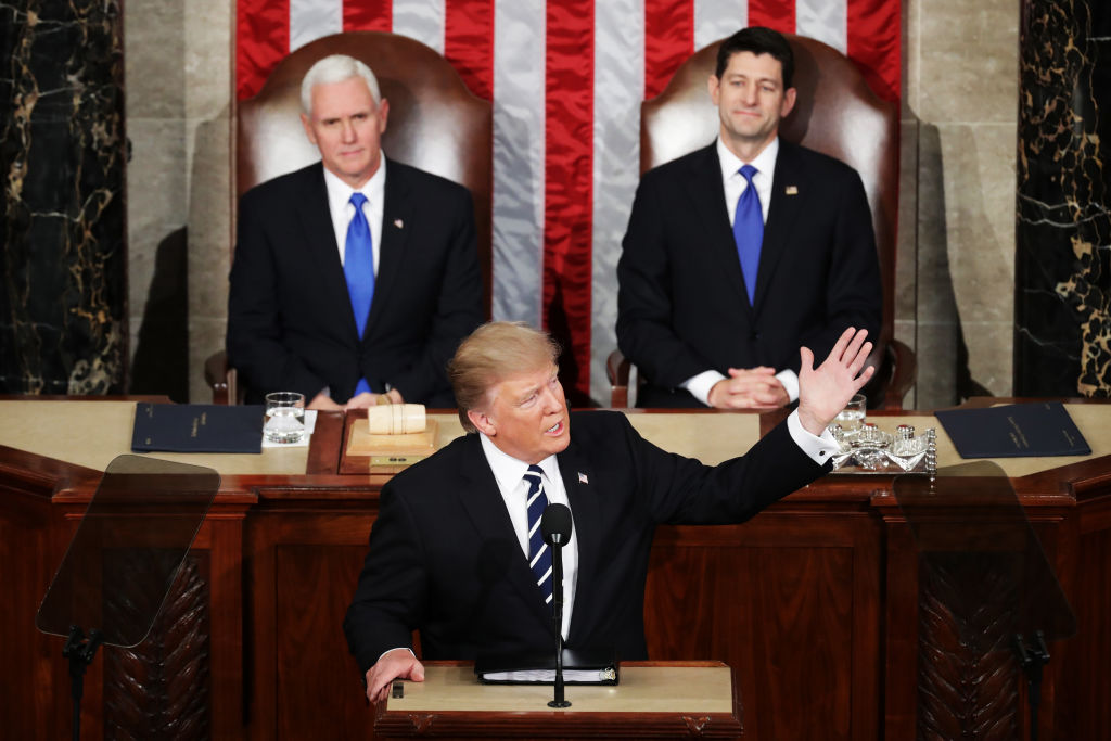 El presidente Donald Trump ofrece mensaje ante el Congreso de Estados Unidos.