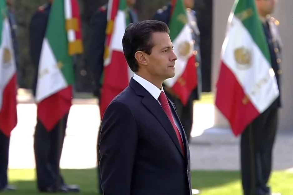 Enrique Peña Nieto encabeza la ceremonia oficial por el Día de la Bandera (Noticieros Televisa)