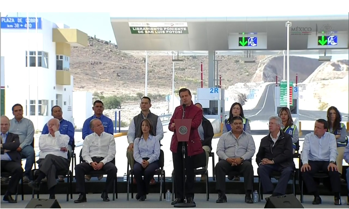 Enrique Peña Nieto entrega el Libramiento Poniente en San Luis Potosí; el presidente dice que la inversión llega gracias a la infraestructura que existe en México (Presidencia)