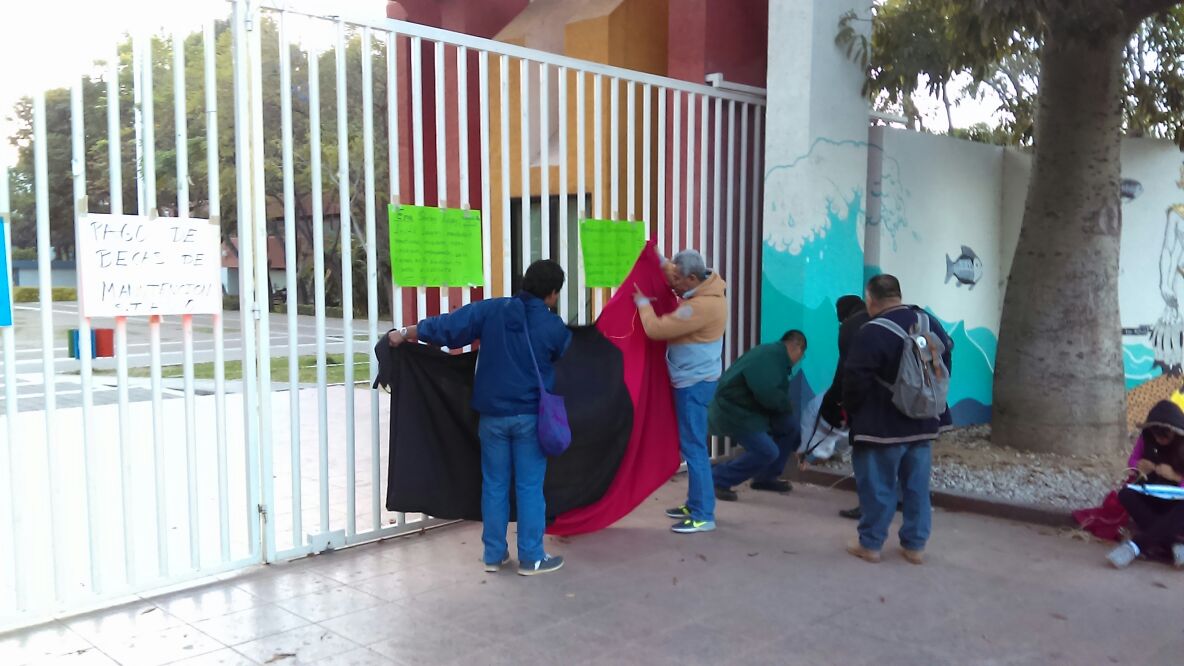 Estalla la huelga en la Universidad de Oaxaca (Noticieros Televisa)