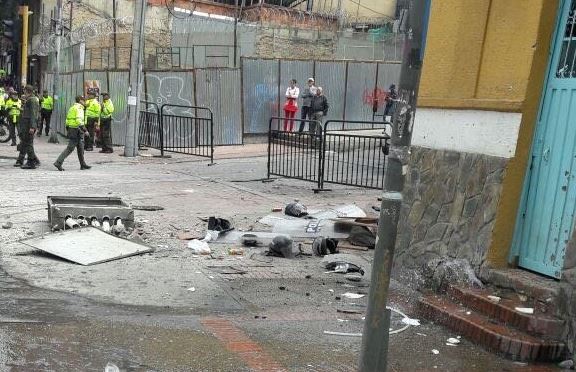 Al menos 10 policías resultan heridos por una explosión en el barrio de La Macarena, en el centro de Bogotá. (Twitter @BluRadioCo)