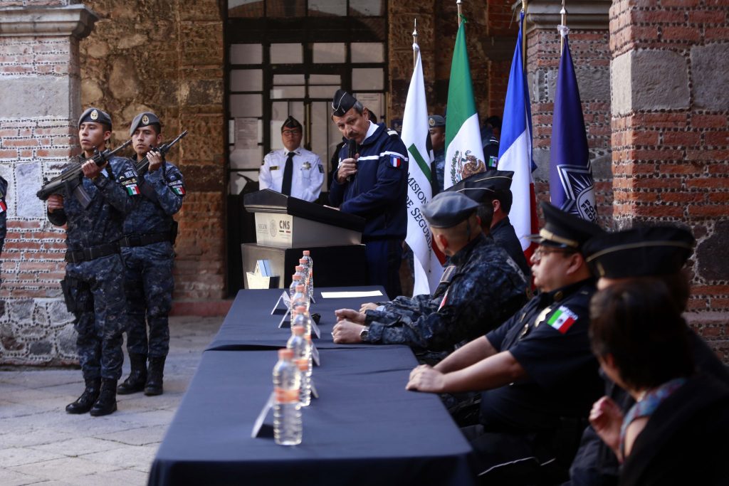 Policías federales reciben capacitación de la Gendarmería fancesa