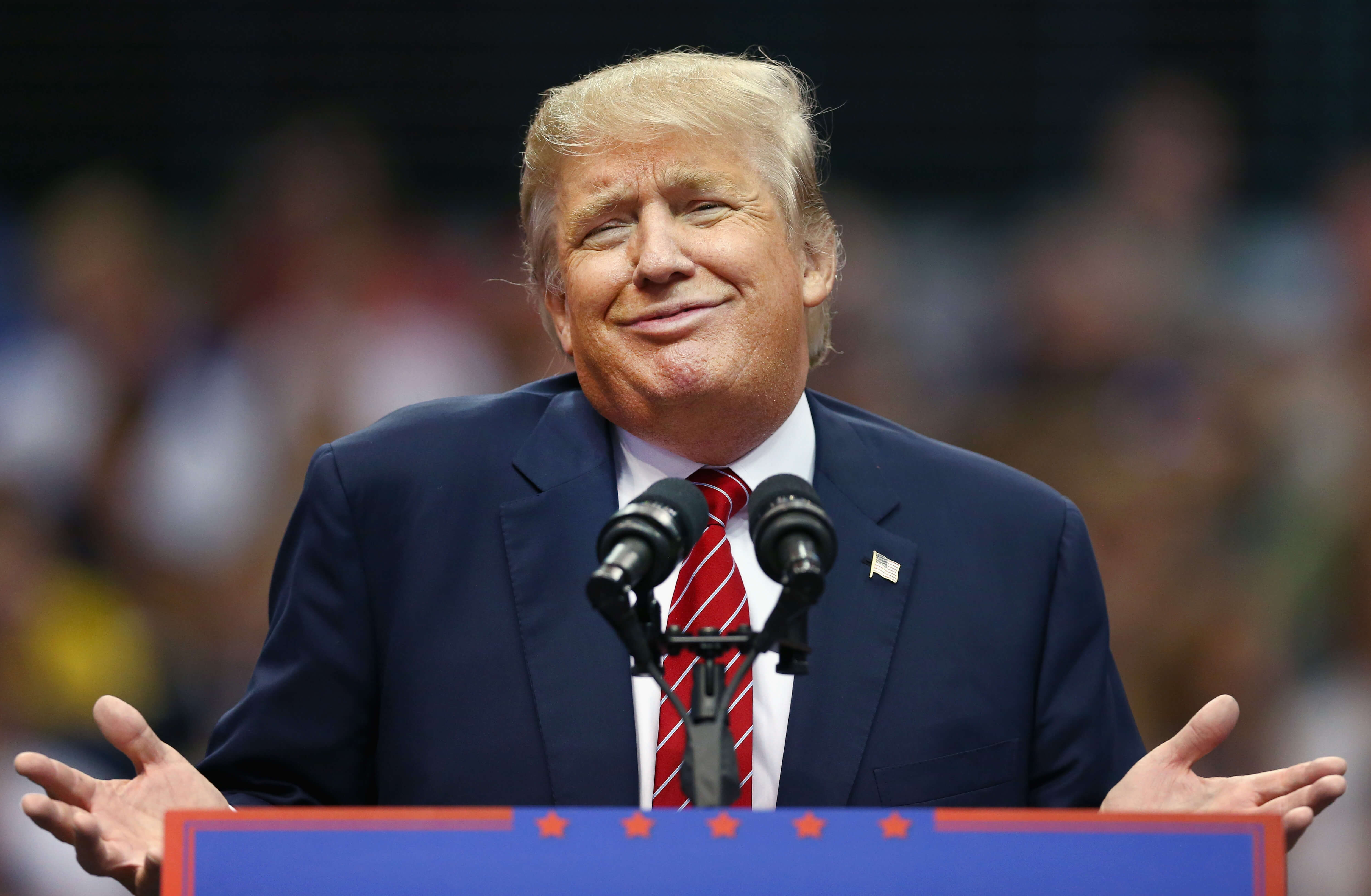 El presidente Donald Trump durante un acto de campaña en el American Airlines cuando era candidato presidencial republicano. (Getty Images/archivo)