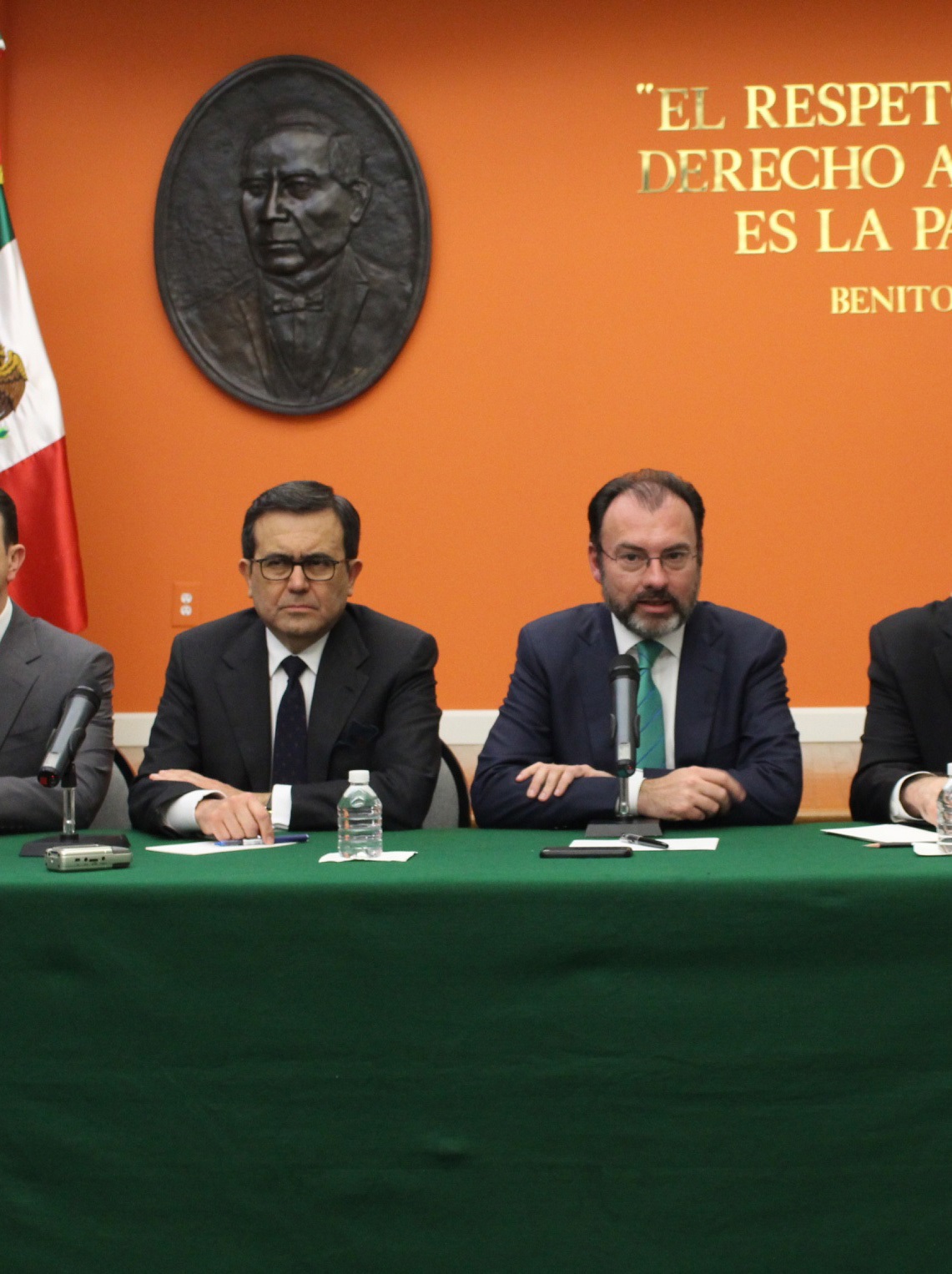 Ildefonso Guajardo Villarreal, secretario de Economía; Luis Videgaray Caso, secretario de Relaciones Exteriores (Notimex)