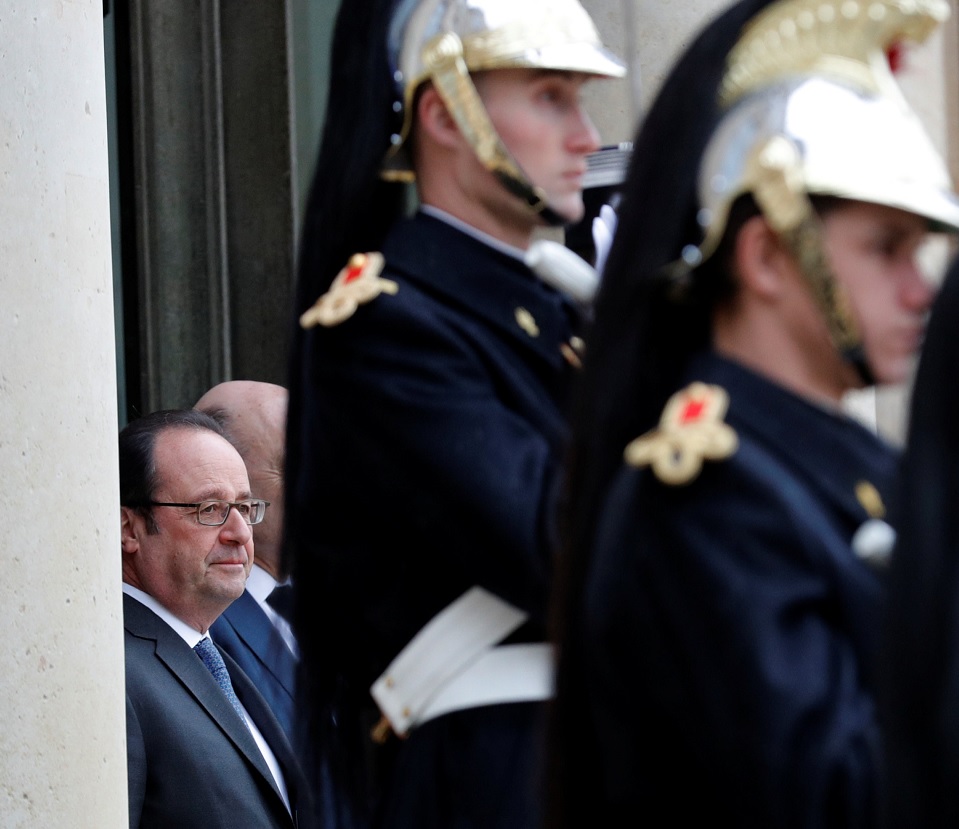 El presidente francés François Hollande en el palacio del Elíseo en París (Reuters)