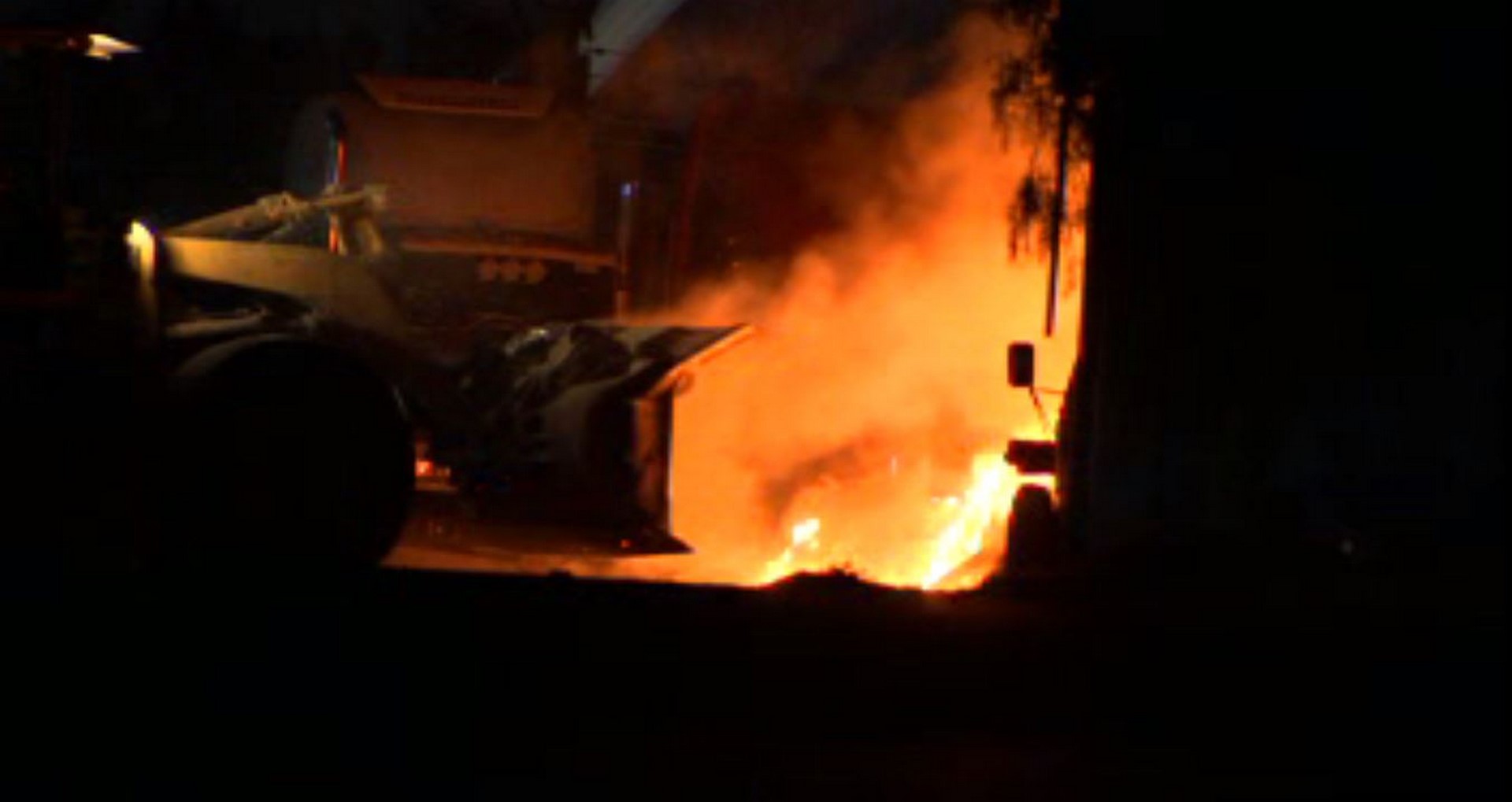 Incendio en planta recicladora de la CDMX.(Noticieros Televisa)