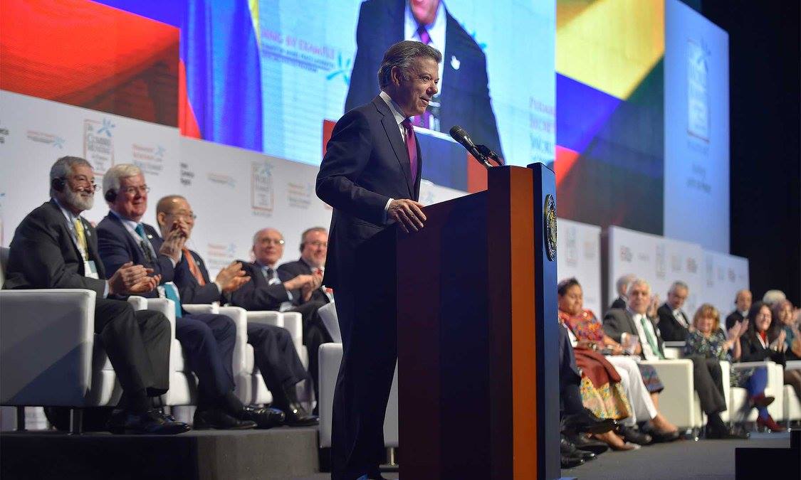 Juan Manuel Santos, presidente de Colombia, participa en la Cumbre Mundial de Premios Nobel de la Paz 2017.