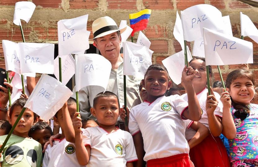 Trump apoya el proceso de paz en Colombia e invita a Santos a la Casa Blanca
