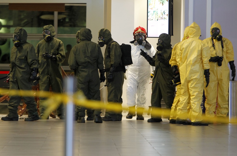 La policía de Malasia ordenó revisar el aeropuerto de Kuala Lumpur para detectar sustancias químicas tóxicas tras el asesinato de Kim Jong-nam.