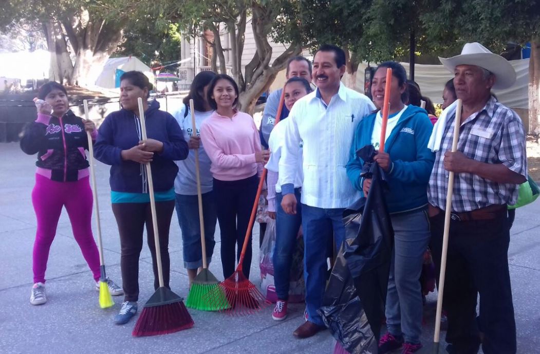 Cientos de familias se sumaron a esta actividad en beneficio de su ciudad (Twitter/@comitechilpo)