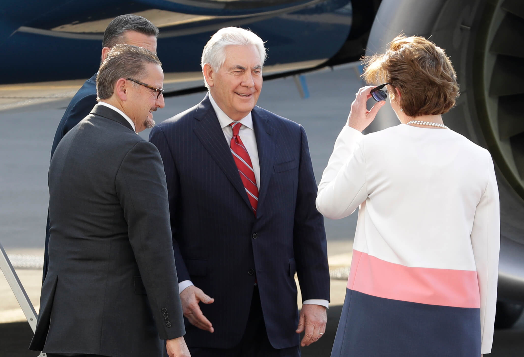 Llega Rex Tillerson a México, fue recibido por la embajadora de EU en nuestro país, Roberta Jacobson.