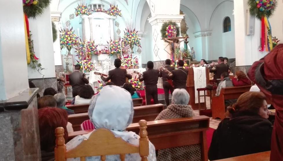 Mariachis festejan a la Virgen de la Candelaria en Coyoacán, CDMX. (Twitter/@memosegura11)
