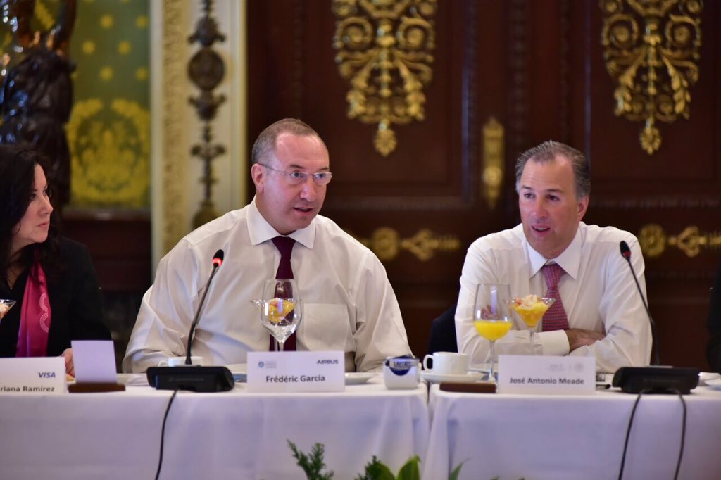El secretario de Hacienda, José Antonio Meade y el presidente del CEEG, Frédérick García (Twitter: @JoseAMeadeK)