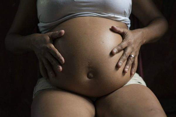 Surge polémica en Tabasco por varios casos de maternidad subrogada. (AP, archivo)