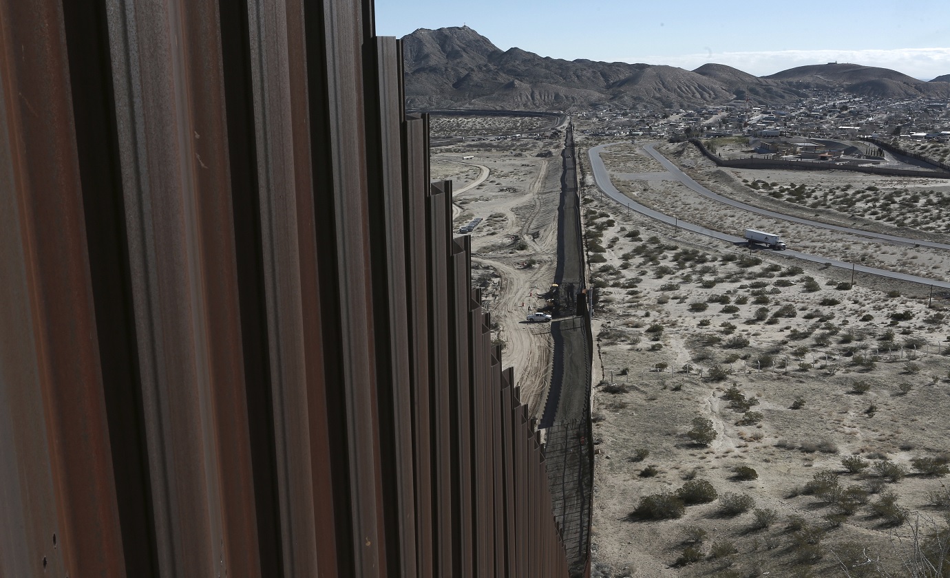 Muro fronterizo entre Ciudad Juárez, Chihuahua, y Sunlad Park, Nuevo México.