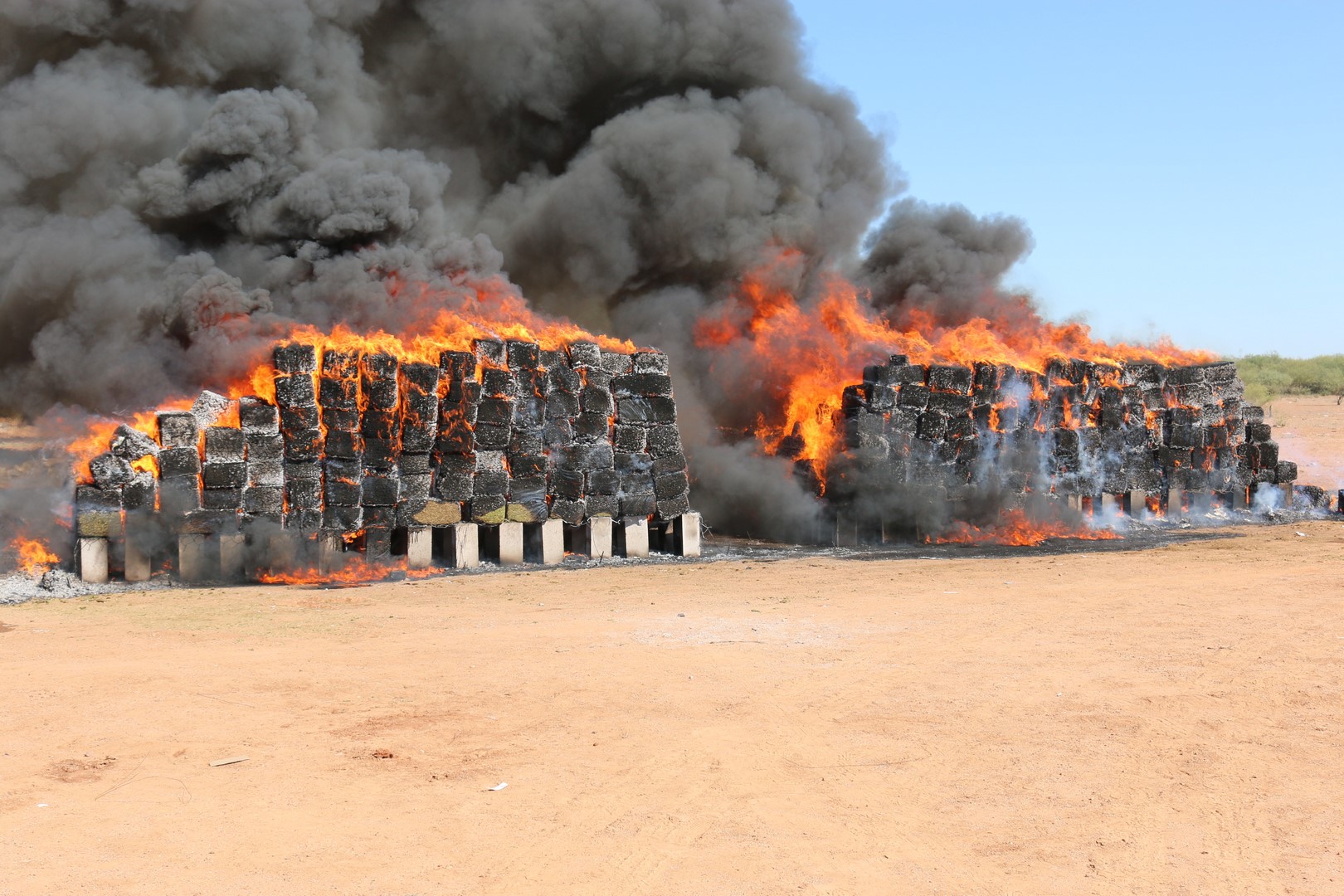 Ocho toneladas de narcóticos incinera PGR en Sonora. (PGR, Sedena)