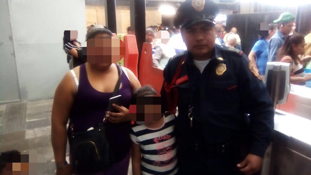 Policía de la SSPCDMX auxilia a niña extraviada en La Merced (Twitter @SSP_CDMX)