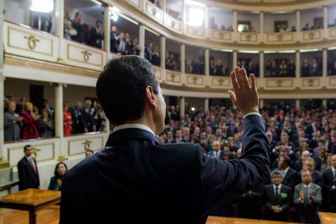 Peña Nieto reconoce que son tiempos de decisiones cruciales para el futuro del país (Presidencia)