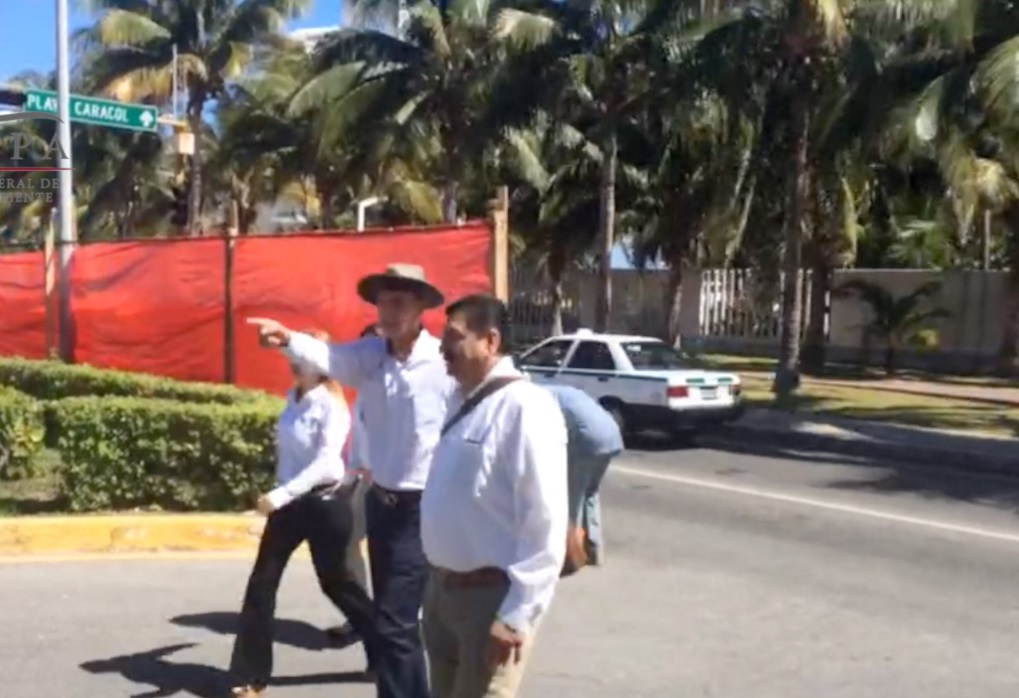 Personal de la Profepa inspecciona las obras de la construcción de la Rueda Bicentenaria, ubicada en Cancún, Quintana Roo; la institución emplazó a los dueños a tramitar la manifestación de impacto ambiental para su funcionamiento