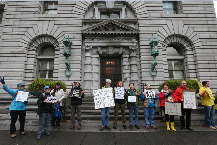 Protesta contra el veto migratorio de Trump frente a la corte federal de apelaciones en San Francisco, California, EU. (Getty Images, archivo)