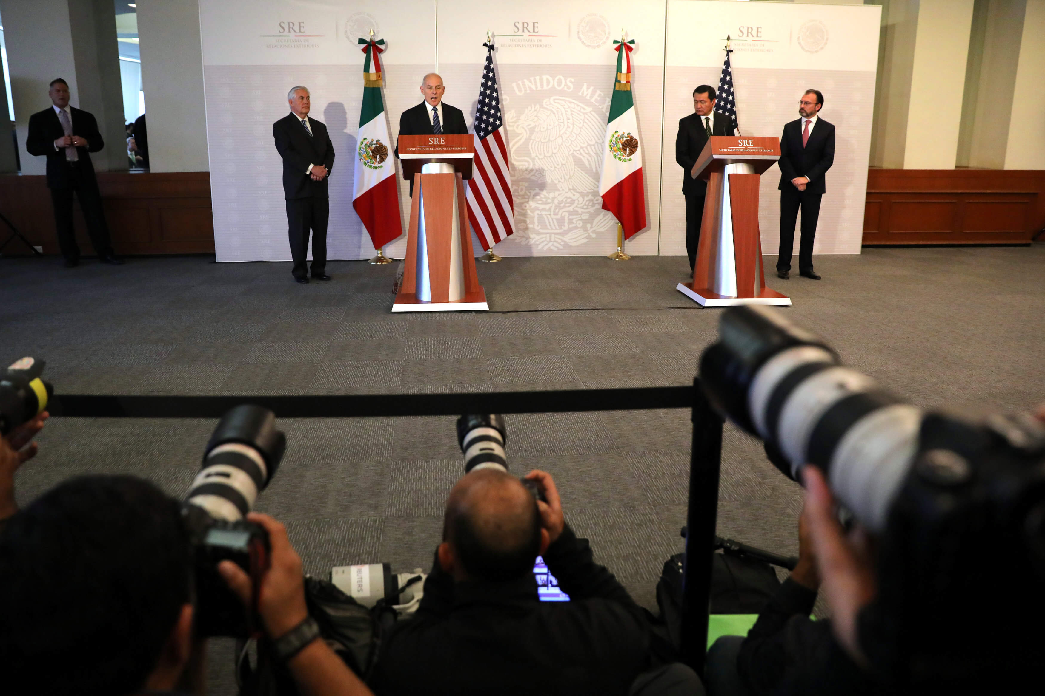 Por la mañana, los funcionarios estadounidenses se reunieron con el canciller mexicano, Luis Videgaray y el secretario de Gobernación, Miguel Ángel Osorio Chong. (Reuters)