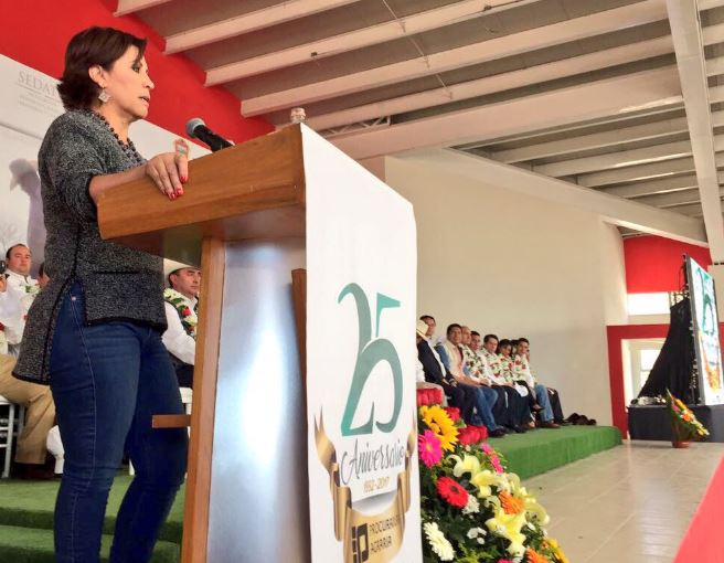 Rosario Robles pide a campesinos denunciar actos de corrupción