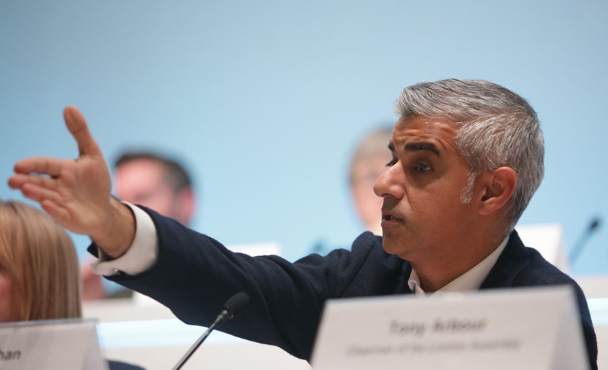 Alcalde Londres se pronuncia en contra de visita de Donald Trump